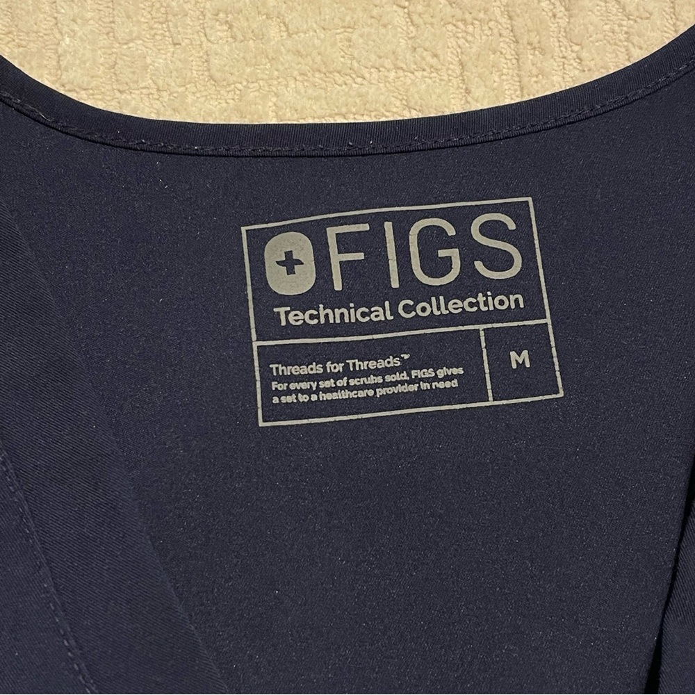 Figs Scrubs shirt Navy Blue Medical shirt with corporate logo Women’s Medium - Picture 2 of 7